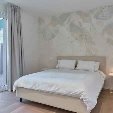 Chez Moi Апартаменты *